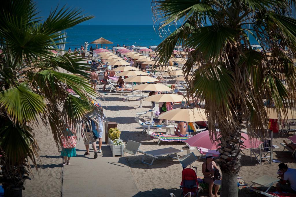 Hotel Aurea Rimini Dış mekan fotoğraf